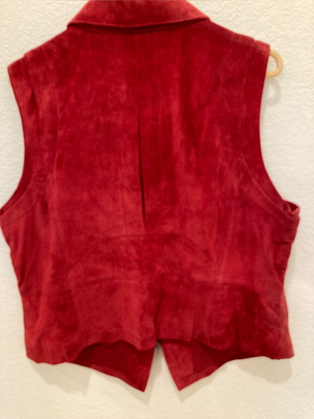 Red Suede Zip-Front Women's Vest - Picture 2 of 10